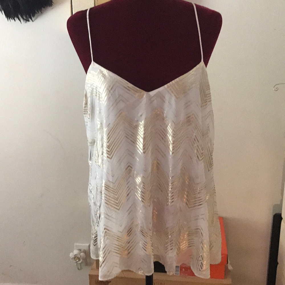 ▪️SOLD▪️ Buckle Daytrip gold & white dressy tank t